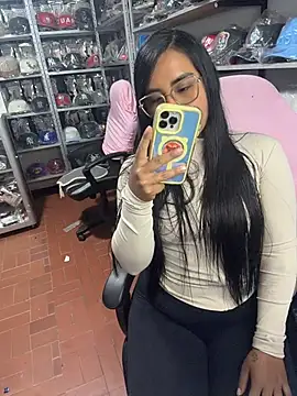 Snapshot of GiaDuque chatting on February 2026 12:48:02 PM GiaDuque online show from February 2026 12:48:02 PM