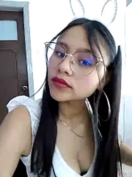 SofieLove 01 online show from October 2025 09:50:02 PM