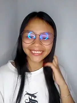 Snapshot of SofieLove_01 chatting on February 2026 08:07:01 AM SofieLove 01 online show from February 2026 08:07:01 AM