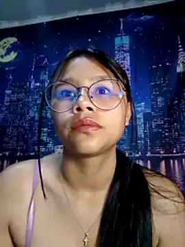 Snapshot of SofieLove_01 chatting on March 2026 04:58:01 AM SofieLove 01 online show from March 2026 04:58:01 AM