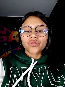 SofieLove 01 online show from April 2026 07:09:02 AM