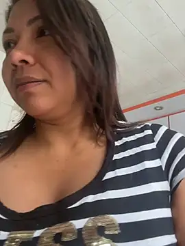 hiilarybrown online show from April 2026 05:17:01 PM