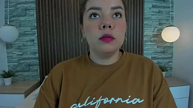 leilapons online show from September 2025 05:26:02 PM