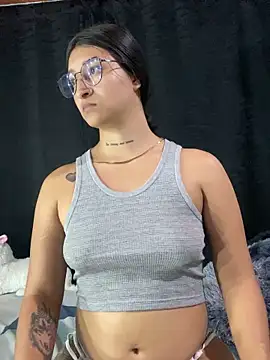 EVAH LEE  online show from September 2025 01:51:01 AM