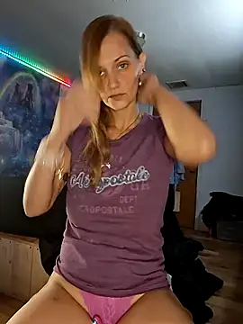 Snapshot of PeachyAriel chatting on June 2026 02:07:01 PM PeachyAriel online show from June 2026 02:07:01 PM