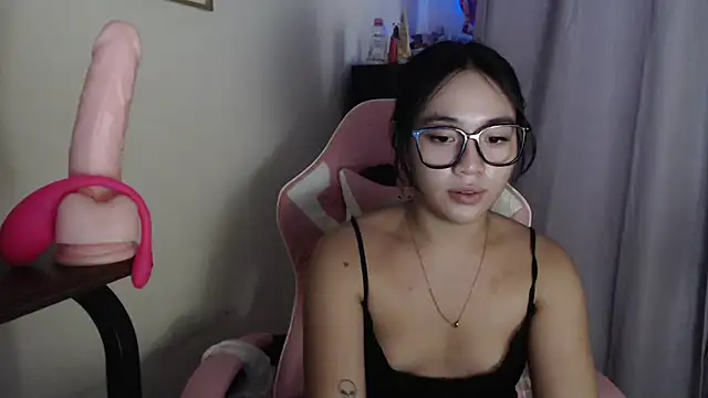 Snapshot of Sweetcummer_laura chatting on November 2025 08:44:01 PM Sweetcummer laura online show from November 2025 08:44:01 PM