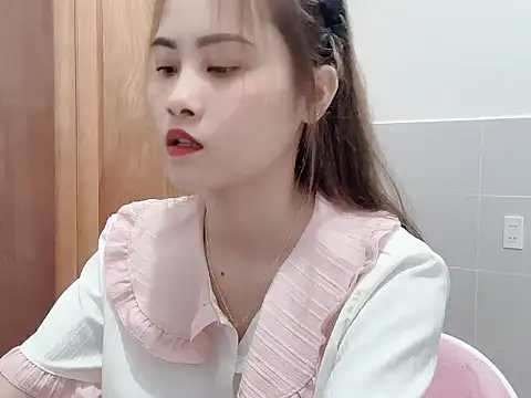 Snapshot of Truclynk1702 chatting on October 2025 02:58:02 PM Truclynk1702 online show from October 2025 02:58:02 PM