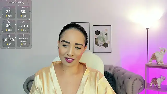 Snapshot of Sharon_breezee chatting on October 2025 03:36:01 AM Sharon breezee online show from October 2025 03:36:01 AM