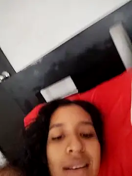 Amber-Sweett online show from October 2025 12:02:02 PM