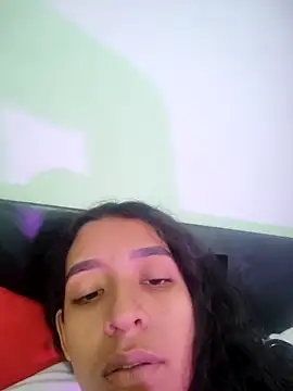 Amber-Sweett online show from November 2025 09:25:01 PM