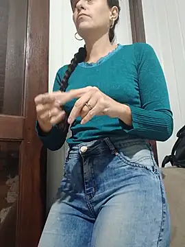 Snapshot of cicinha3657 chatting on June 2026 04:15:01 AM cicinha3657 online show from June 2026 04:15:01 AM