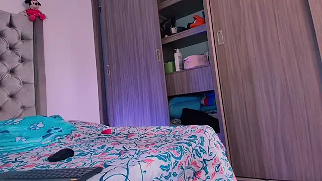 dreamsussi online show from February 2026 03:43:02 PM