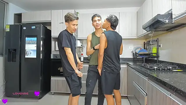 Bisexlifehot   online show from February 2026 11:08:02 PM