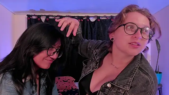 CrazyCakes  online show from April 2026 04:32:01 AM