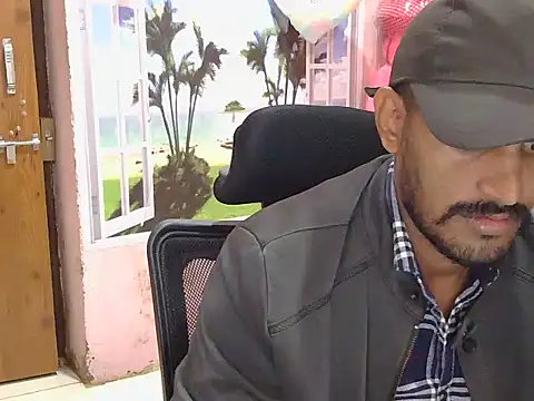 krishjaat43 online show from December 2025 04:58:01 PM