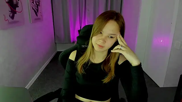 Snapshot of Lori_Blossom chatting on September 2025 08:28:01 AM Lori Blossom online show from September 2025 08:28:01 AM