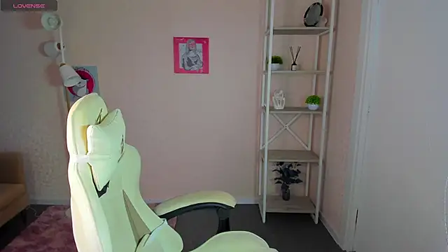 Snapshot of Lori_Blossom chatting on September 2025 08:19:01 AM Lori Blossom online show from September 2025 08:19:01 AM