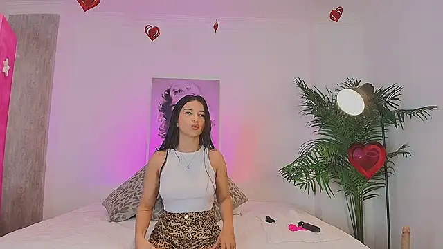 LUNAA    online show from February 2026 03:59:02 AM