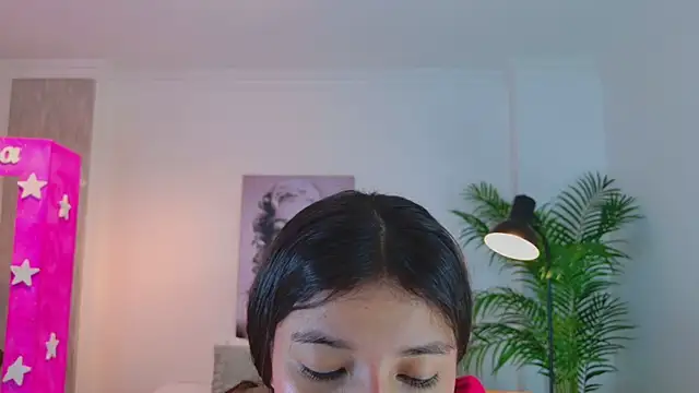 Snapshot of LUNAA___ chatting on April 2026 03:35:02 AM LUNAA online show from April 2026 03:35:02 AM