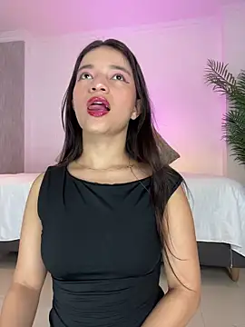 Snapshot of LUNAA___ chatting on May 2026 03:23:02 AM LUNAA online show from May 2026 03:23:02 AM