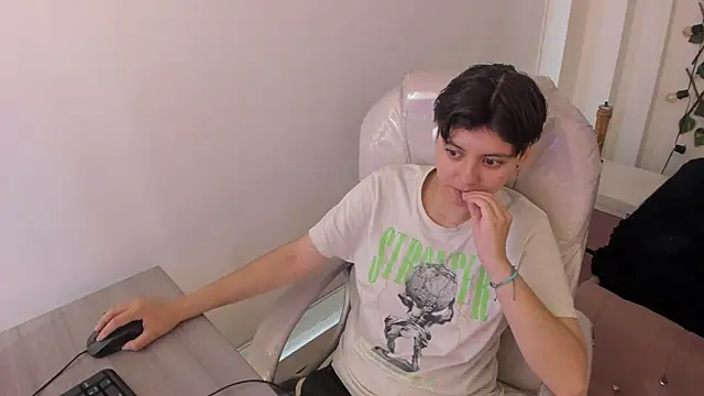 Nathaly ds online show from October 2025 07:25:02 PM