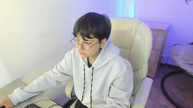 Nathaly ds online show from November 2025 12:52:01 PM