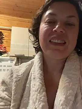 Kiravix online show from November 2025 07:59:02 PM