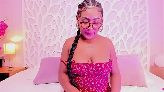 Snapshot of Emmadancer chatting on November 2025 09:17:02 PM Emmadancer online show from November 2025 09:17:02 PM