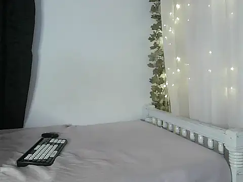 lishainparis18 online show from September 2025 04:34:01 PM