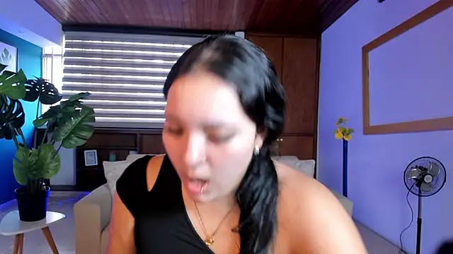 sofiacaramel online show from December 2025 03:09:02 PM