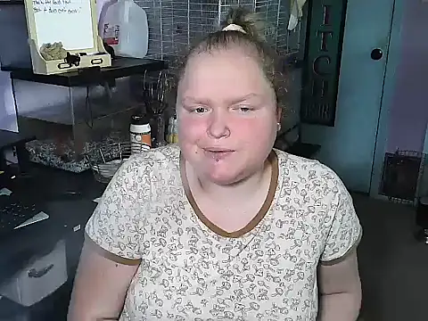 Snapshot of KadiSparkle chatting on September 2025 05:47:02 PM KadiSparkle online show from September 2025 05:47:02 PM