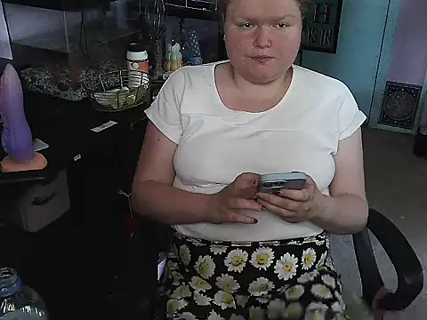 Snapshot of KadiSparkle chatting on September 2025 02:08:01 PM KadiSparkle online show from September 2025 02:08:01 PM