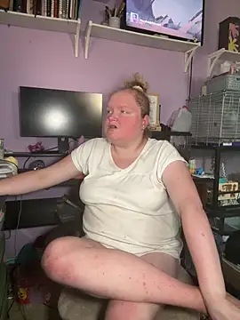 Snapshot of KadiSparkle chatting on September 2025 08:44:01 PM KadiSparkle online show from September 2025 08:44:01 PM