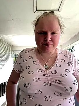 Snapshot of KadiSparkle chatting on September 2025 02:21:01 PM KadiSparkle online show from September 2025 02:21:01 PM