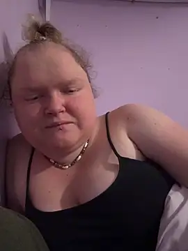 Snapshot of KadiSparkle chatting on November 2025 04:03:01 AM KadiSparkle online show from November 2025 04:03:01 AM