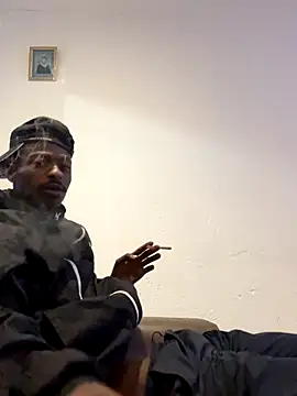 Snapshot of AllDayBbC chatting on October 2025 09:37:01 PM AllDayBbC online show from October 2025 09:37:01 PM