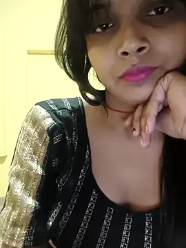 Snapshot of RAYI_Queen_2 chatting on November 2025 08:51:01 PM RAYI Queen 2 online show from November 2025 08:51:01 PM