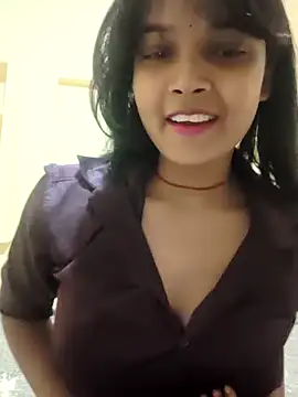 RAYI Queen 2 online show from November 2025 07:24:01 PM