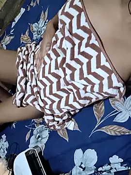 Snapshot of RAYI_Queen_2 chatting on February 2026 02:03:01 PM RAYI Queen 2 online show from February 2026 02:03:01 PM