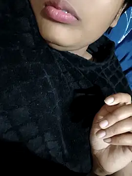 Snapshot of RAYI_Queen_2 chatting on February 2026 08:11:02 AM RAYI Queen 2 online show from February 2026 08:11:02 AM