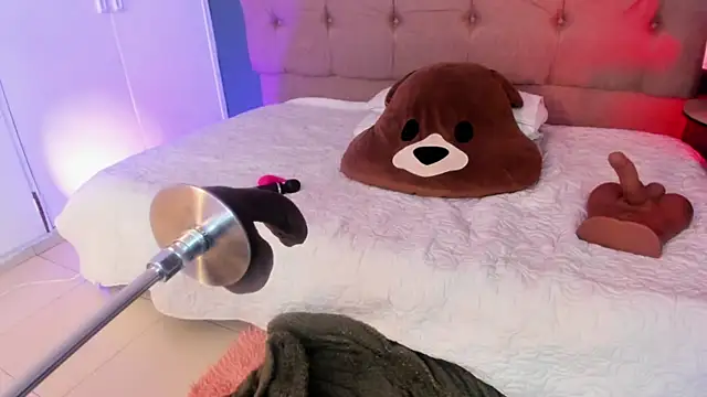 Karol Pagee online show from November 2025 04:11:02 AM