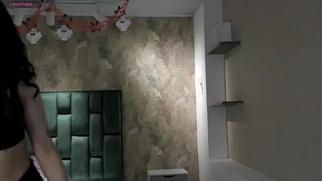 Saya Amaretto1 online show from October 2025 06:48:01 PM