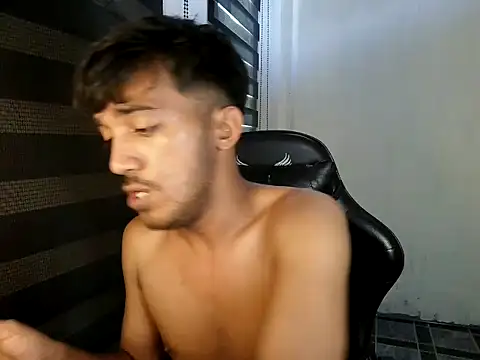 RowyCam online show from May 2026 06:32:01 AM