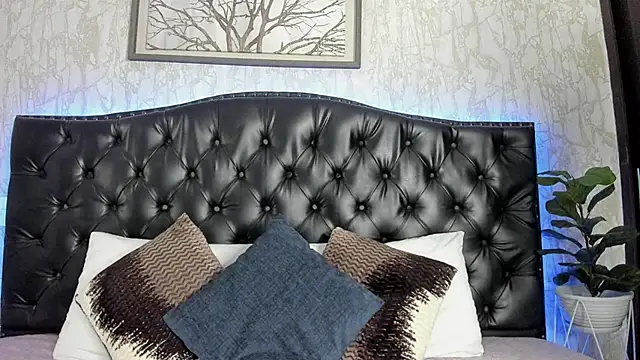 Snapshot of ScarletTorres chatting on September 2025 05:12:02 PM ScarletTorres online show from September 2025 05:12:02 PM