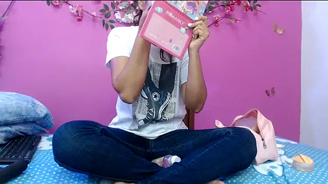 skinnybarbie022 online show from March 2026 12:59:01 AM