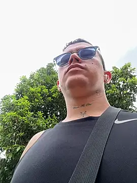 Kurtxxx22 online show from April 2026 07:40:01 PM