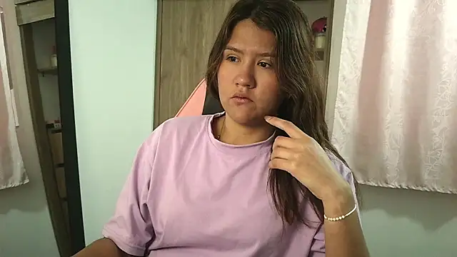 Oliviawatson1 online show from October 2025 12:12:02 PM