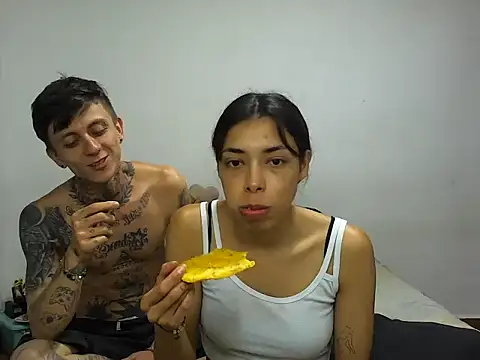 MeganAndMaxxh online show from November 2025 02:42:02 AM