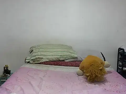 MeganAndMaxxh online show from December 2025 02:50:01 AM