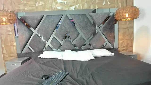 Selene  Lopez  online show from April 2026 09:26:02 PM